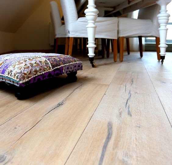 De nieuwste houten vloer heet  Raftwood te koop bij de Vloerderij