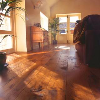 Houten vloeren in Weert en omgeving, houten vloeren met kwaliteit en allure. Voor een zeer aantrekkelijke dus lage prijs