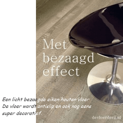 Een eiken houten vloer met een licht bezaagd effect. Hele interessante bewerkingen